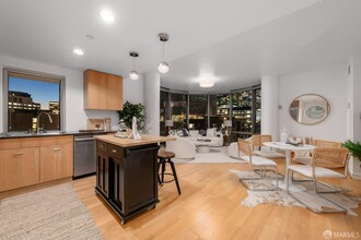 333 1st St in San Francisco, CA - Building Photo - Building Photo
