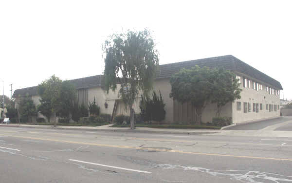 Compri Apartments in Fullerton, CA - Building Photo - Building Photo