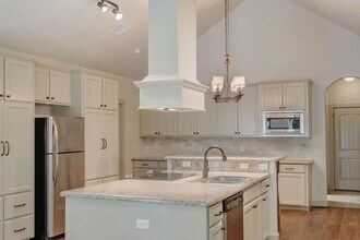 1003 Dominik Dr in College Station, TX - Building Photo - Building Photo
