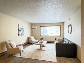 West Lake in Sioux Falls, SD - Building Photo - Building Photo