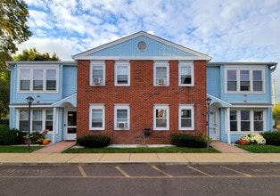 50 Athens Ct in West Babylon, NY - Building Photo - Building Photo