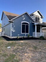 728 Sampson in Kyle, TX - Building Photo