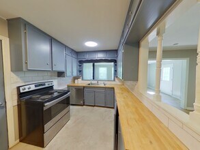 430 N Jackson Heights St in Wichita, KS - Building Photo - Building Photo