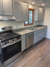 33 Larch St in East Providence, RI - Building Photo - Building Photo