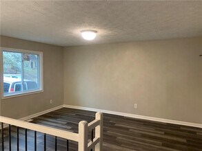 5471 Martins Crossing Rd in Stone Mountain, GA - Building Photo - Building Photo