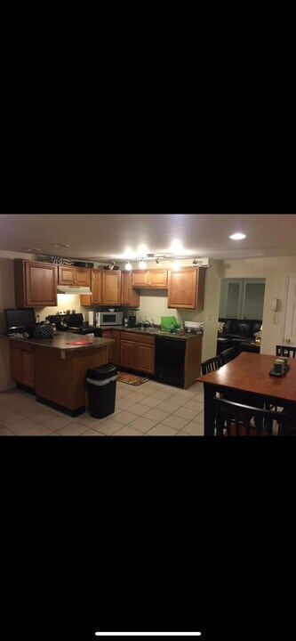 50 Conant St in Danvers, MA - Building Photo