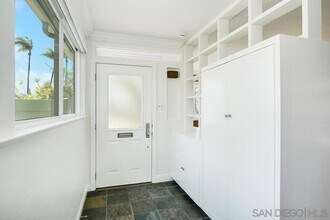 4242 Middlesex Dr in San Diego, CA - Building Photo - Building Photo