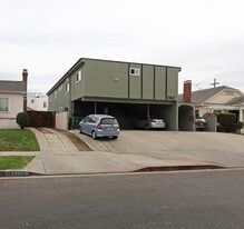 Hollywood Apartment in Los Angeles, CA - Building Photo