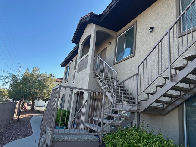 3544 Desert Cliff St, Unit 202 in Las Vegas, NV - Building Photo - Building Photo