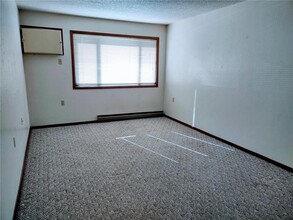 200 Florence Ave in Fulda, MN - Building Photo - Building Photo