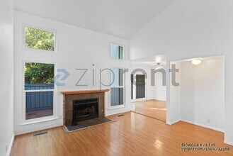 7472 Tulare Hill Ln in San Jose, CA - Foto de edificio - Building Photo