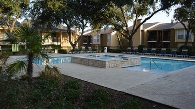 St. Croix Apartments in Dallas, TX - Building Photo - Building Photo