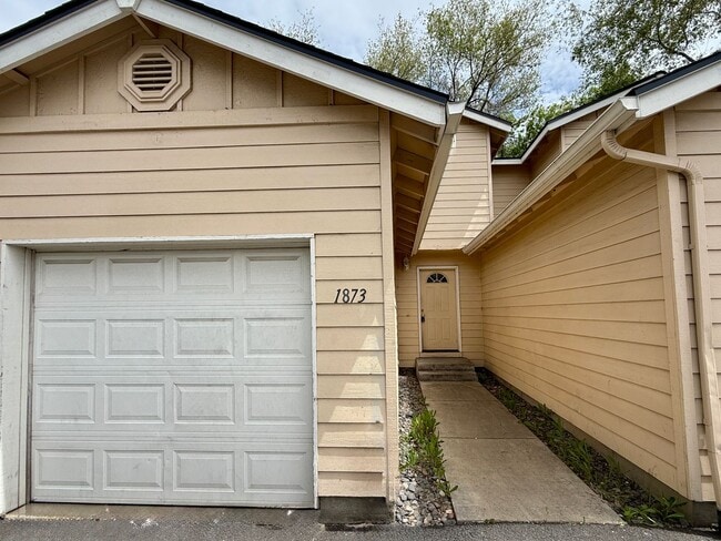 property at 1873 SW Salmon Ave