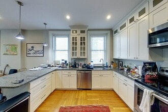 3 1/2 Bull St, Unit 1 in Newport, RI - Building Photo - Building Photo