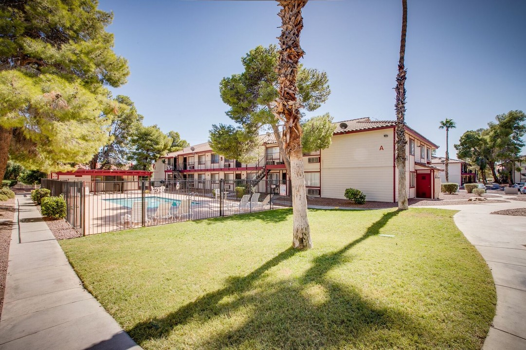 Redwood Gardens in Las Vegas, NV - Foto de edificio