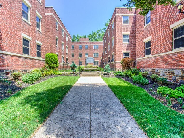 Campus Apartments in Philadelphia, PA - Foto de edificio - Building Photo