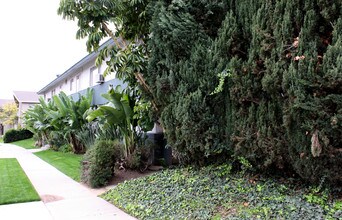 Fern Grove Apartments in La Habra, CA - Building Photo - Building Photo