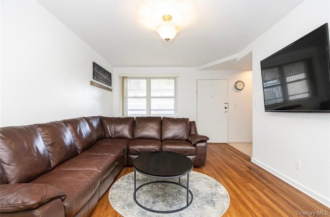 1019 E 104th St-Unit -2 in Brooklyn, NY - Building Photo