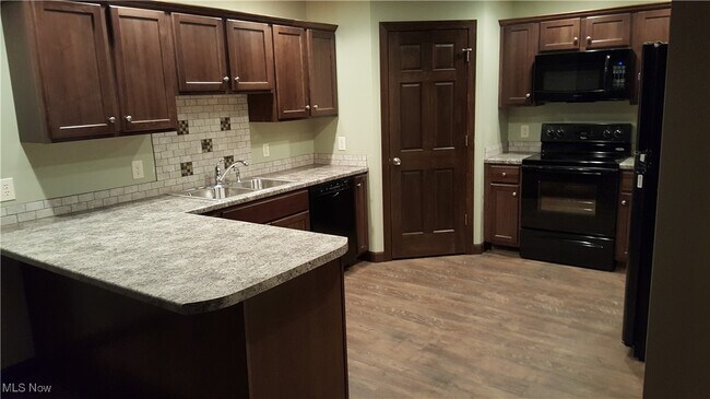 110 N Kapitzky Dr in Strasburg, OH - Building Photo - Building Photo