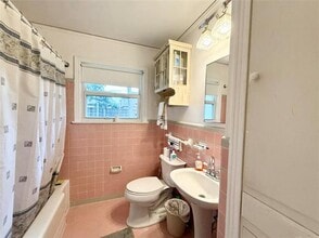 9450 Thornberry Ln in Dallas, TX - Building Photo - Building Photo