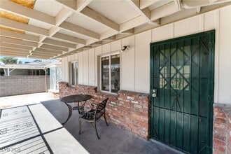 1037 Canosa Ave in Las Vegas, NV - Building Photo - Building Photo