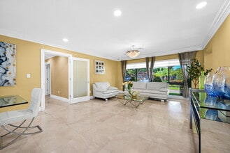 836 Orchid Dr in Plantation, FL - Building Photo - Building Photo