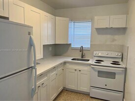 59 E 20th St in Hialeah, FL - Building Photo