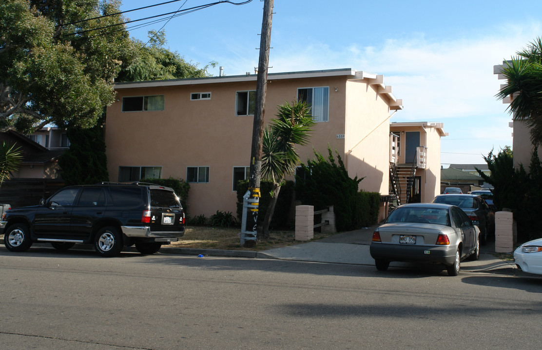 6559 Sabado Tarde Rd in Goleta, CA - Foto de edificio