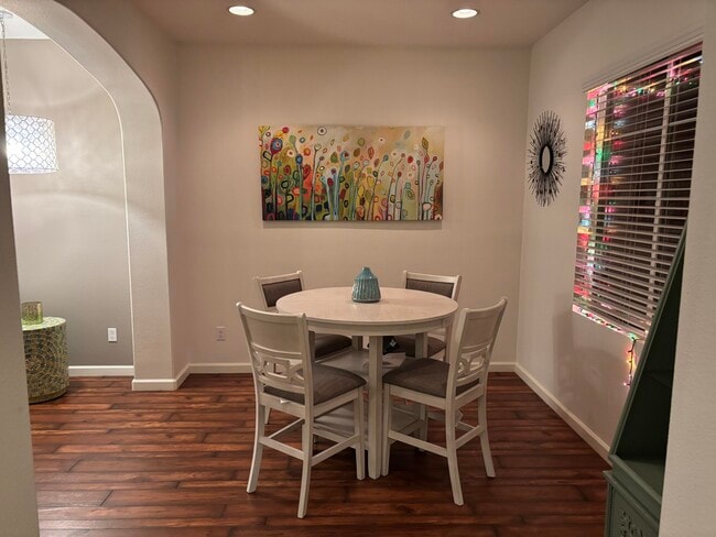 property at 520 Calle Vibrante