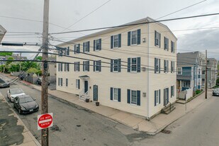 84 Water St in Newburyport, MA - Building Photo
