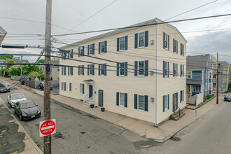 84 Water St in Newburyport, MA - Building Photo - Primary Photo