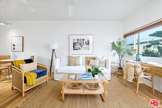2329 Kansas Ave in Santa Monica, CA - Building Photo - Building Photo