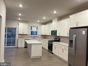 501 Titanium St in Phoenixville, PA - Building Photo - Building Photo