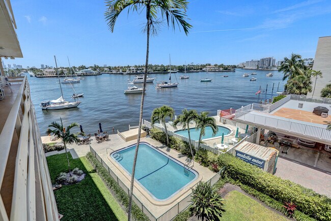 9 N Birch Rd, Unit 405 in Fort Lauderdale, FL - Building Photo - Building Photo