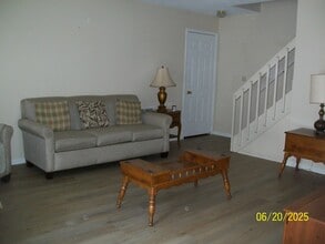 57 Country Walk, Unit 57 Country Walk in Shelton, CT - Building Photo - Building Photo
