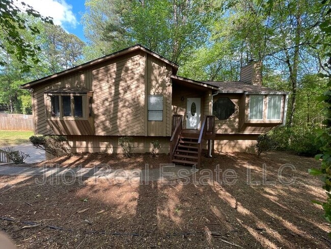 221 Rustic Ridge Dr NE in Kennesaw, GA - Building Photo - Building Photo