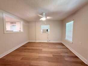 14070 State Hwy 288 in Angleton, TX - Building Photo - Building Photo
