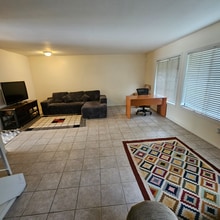 9502 Karmont Ave in South Gate, CA - Building Photo - Building Photo