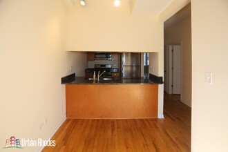 1509 W Wellington Ave, Unit M01B in Chicago, IL - Building Photo - Building Photo