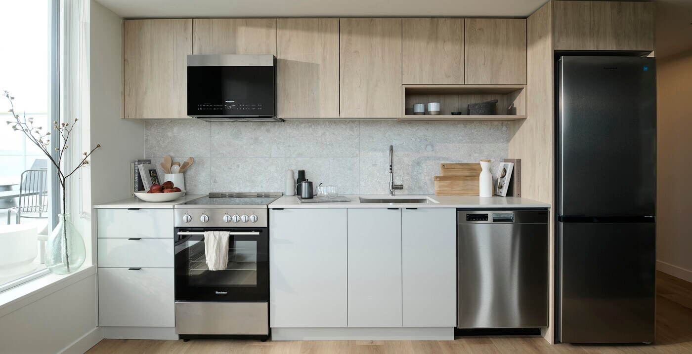 Revolve in Vancouver, BC - Building Photo