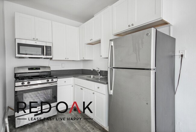5611 Carlton Way in Los Angeles, CA - Building Photo - Building Photo