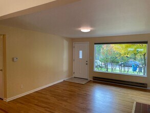 7714 39th Ave NE in Seattle, WA - Building Photo - Building Photo