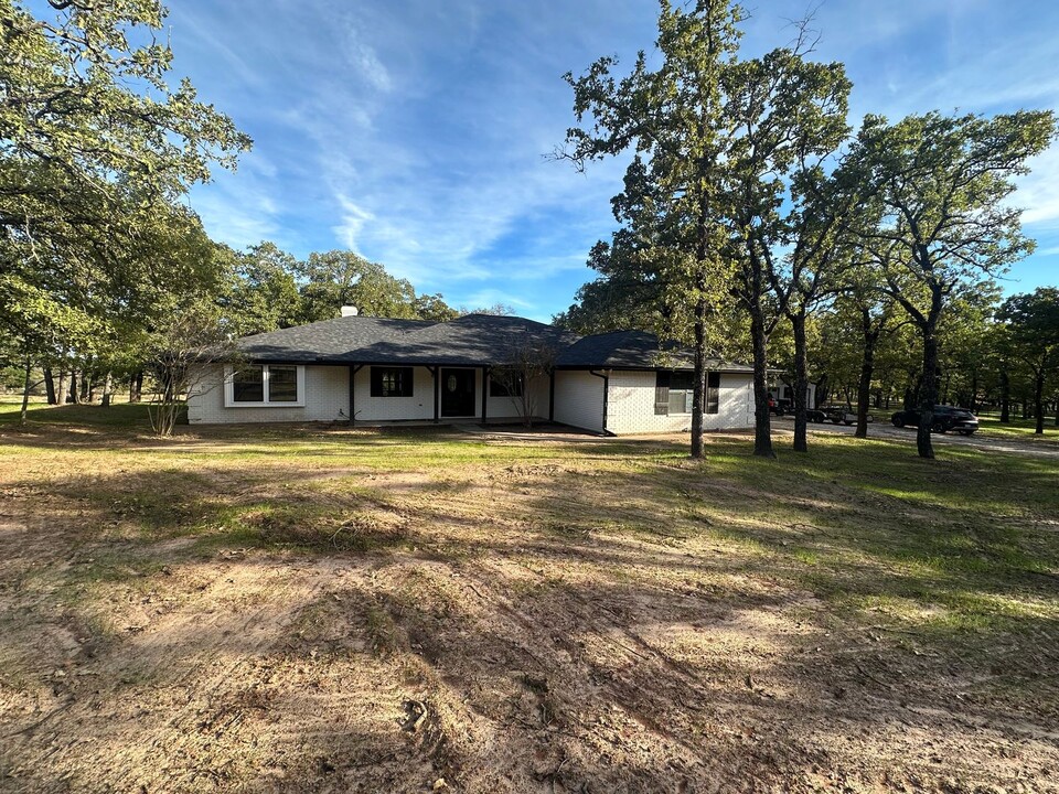 117 Greenbriar St in Weatherford, TX - Building Photo