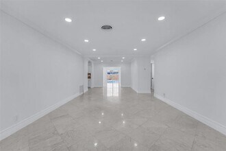 2005 N 36th Ave in Hollywood, FL - Building Photo - Building Photo