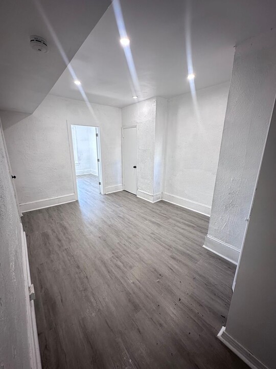 5023 Walnut St in Philadelphia, PA - Building Photo