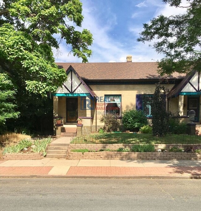 property at 556 S Pearl St