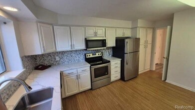 16245 Roanoke St in Southfield, MI - Building Photo - Building Photo