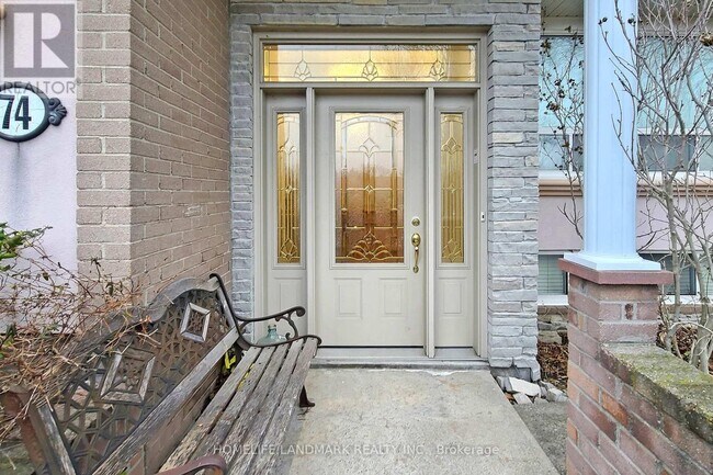 74 Creekwood Dr in Toronto, ON - Building Photo - Building Photo