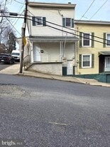 17 S Jackson St in Pottsville, PA - Building Photo
