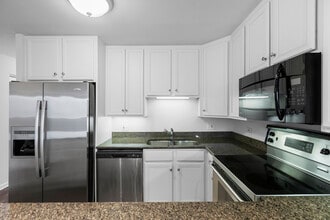 1356 N Dearborn St in Chicago, IL - Foto de edificio - Building Photo